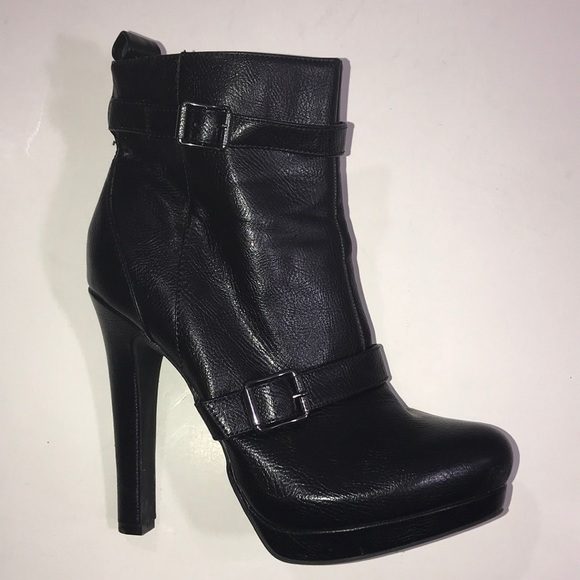 Simply Vera Vera Wang Shoes - Simply Very Wang booties
